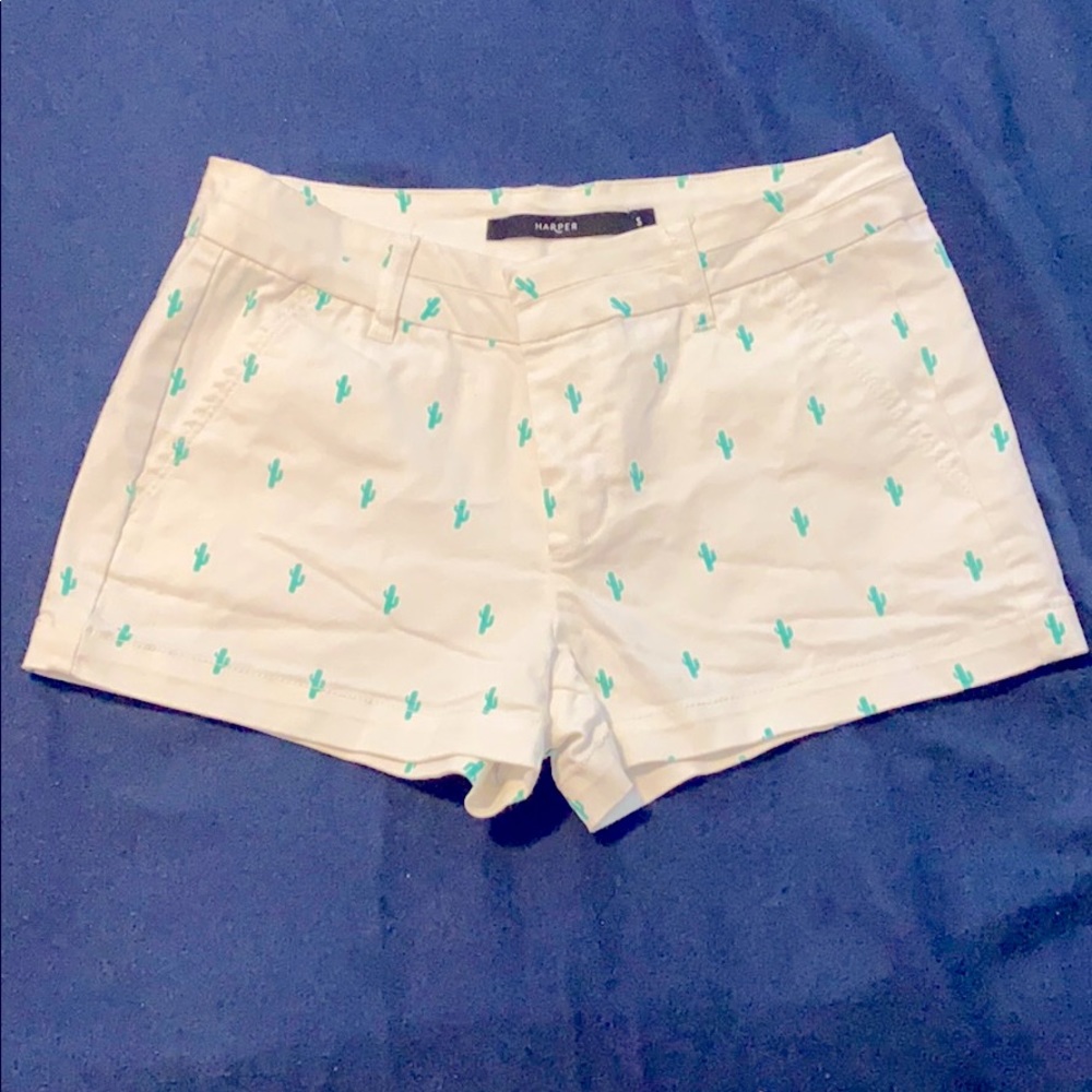 White jean shorts with cacti details